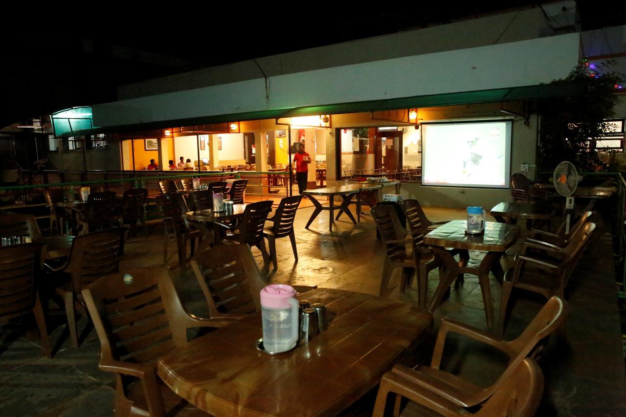 Abhishek Beach Resort And Spa Ganpatipule Extérieur photo