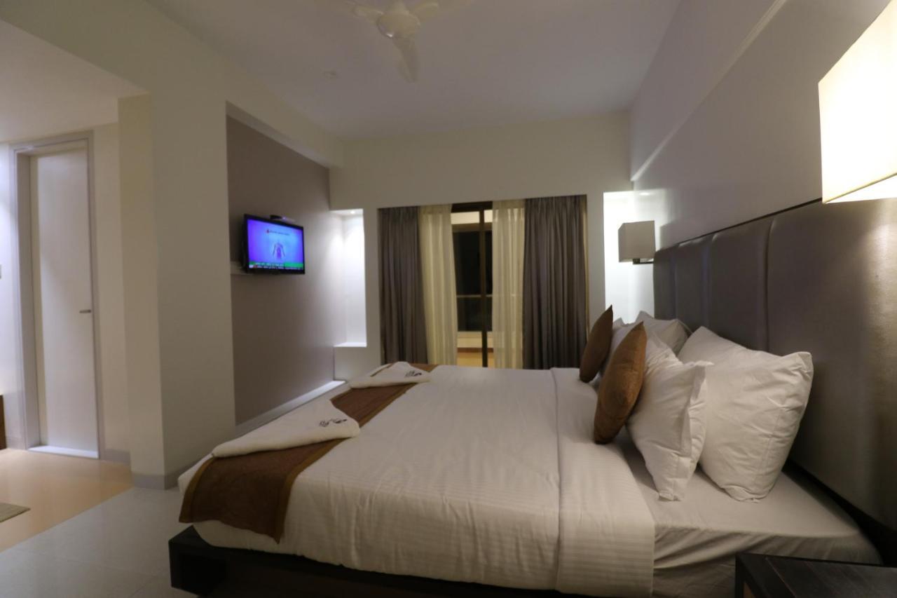 Abhishek Beach Resort And Spa Ganpatipule Extérieur photo