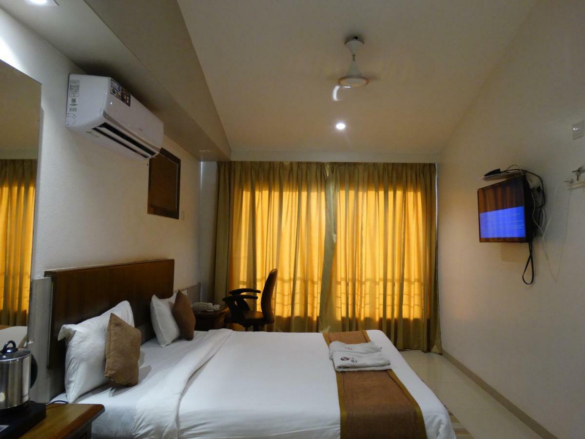 Abhishek Beach Resort And Spa Ganpatipule Extérieur photo